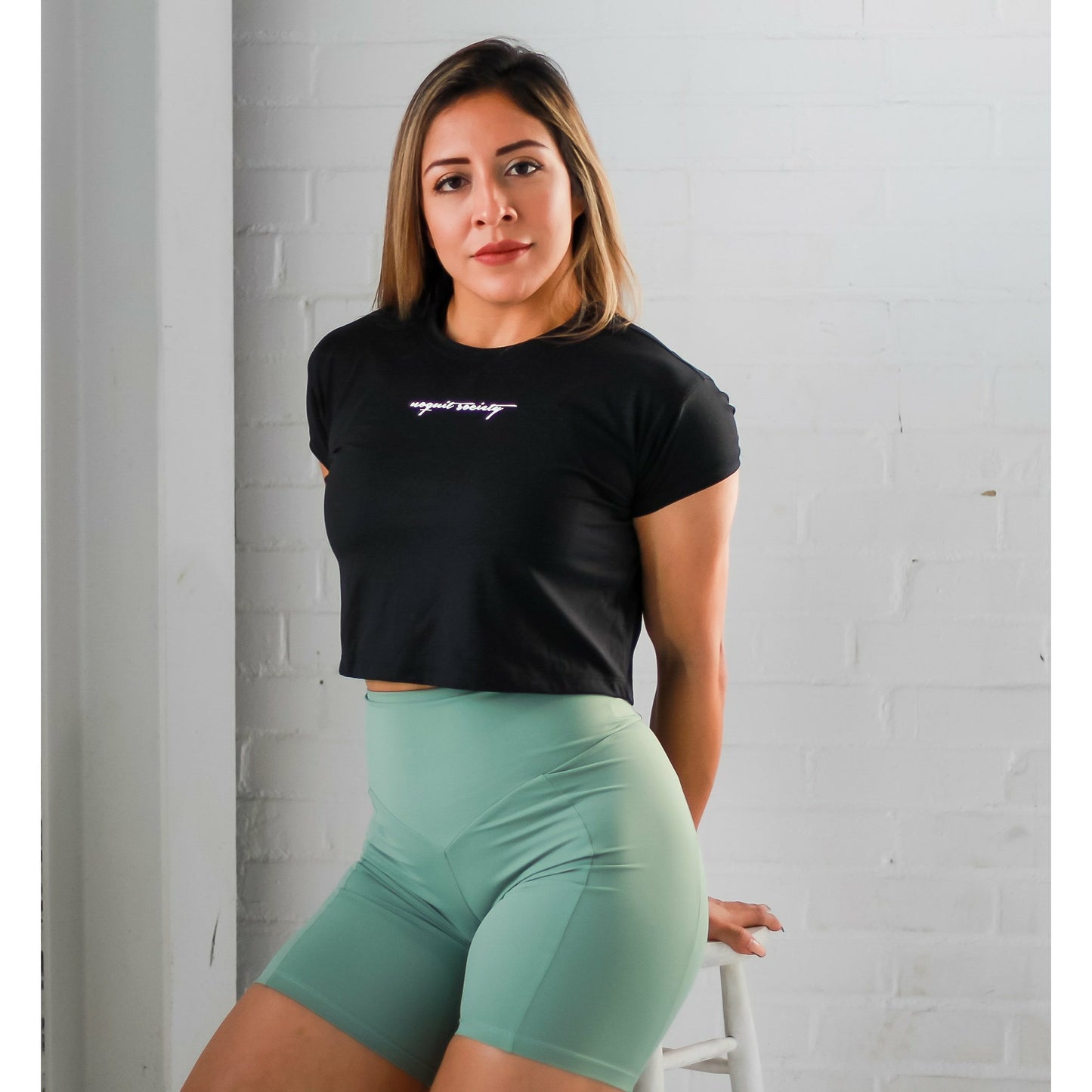 ESSENTIAL CROP T-SHIRT v2 - BLACK - noquitsociety