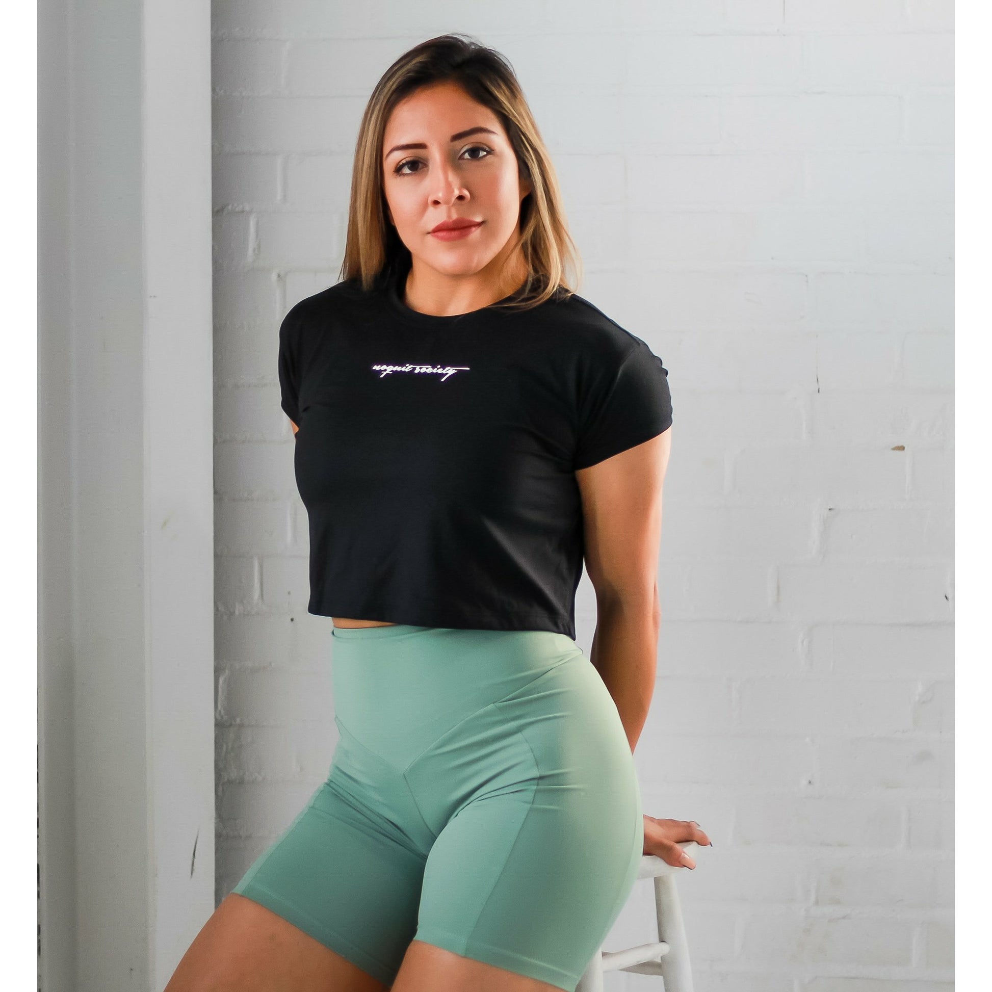 ESSENTIAL CROP T-SHIRT v2 - BLACK - noquitsociety